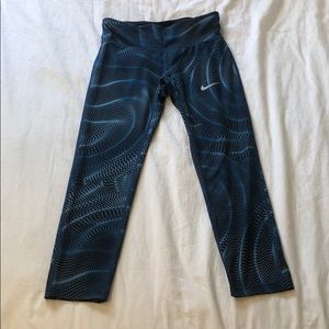 Nike 3/4 Length Leggings